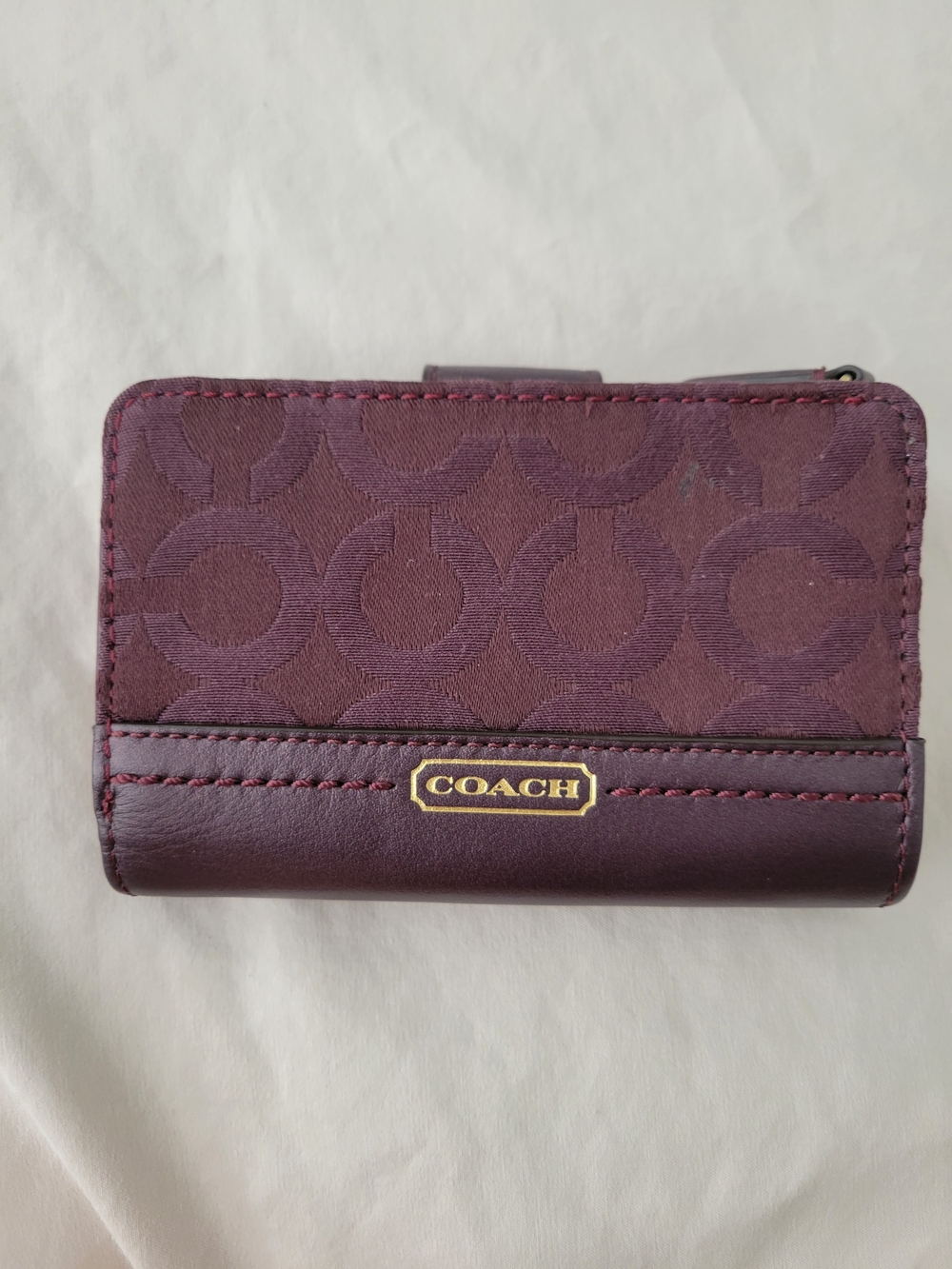 COACH Women's Signature Small Wallet in Plum